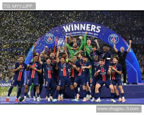 大巴黎足球球星闪耀赛场精彩瞬间解析与未来发展展望